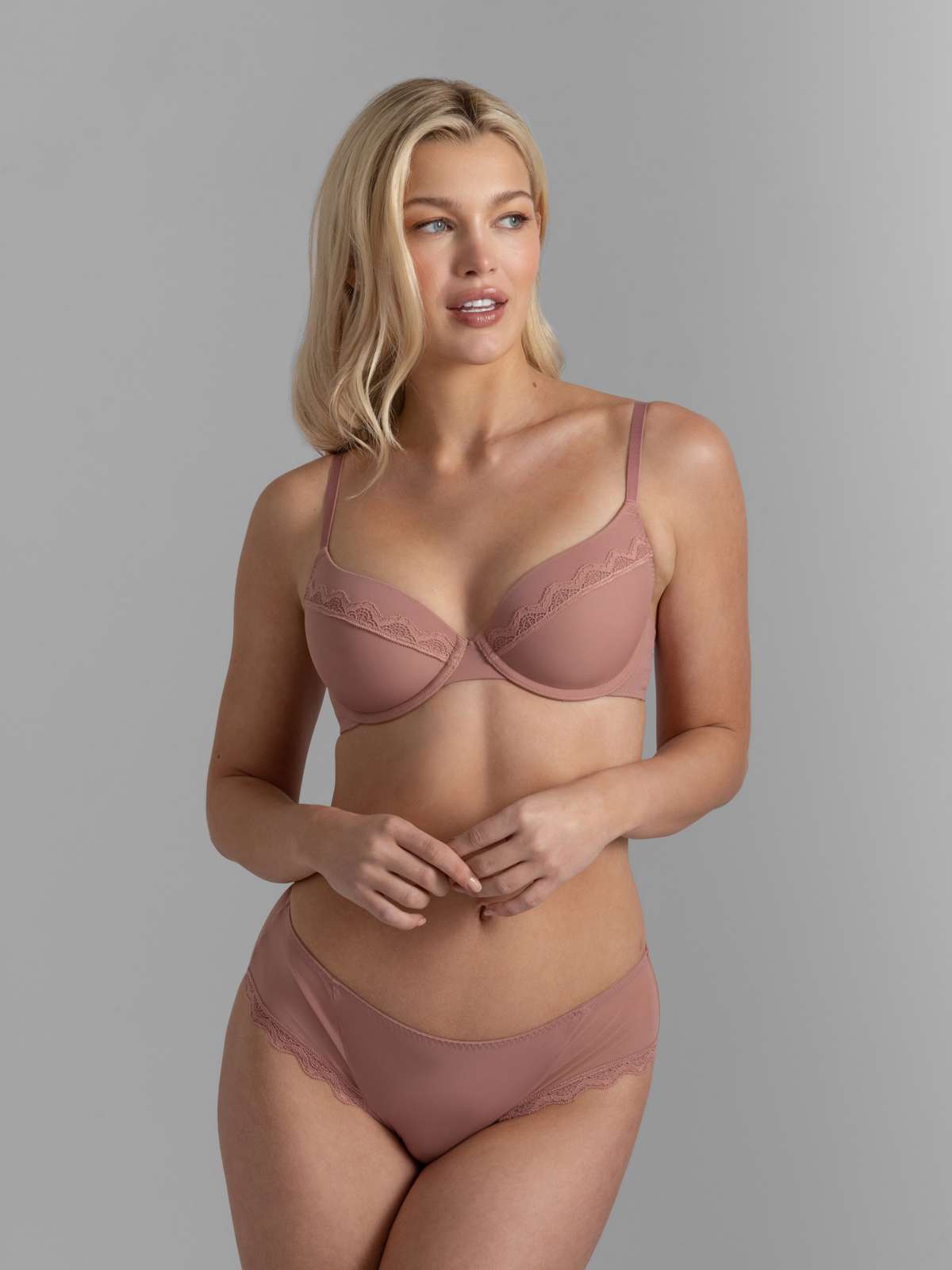 Jana- 2pp Demi Bra