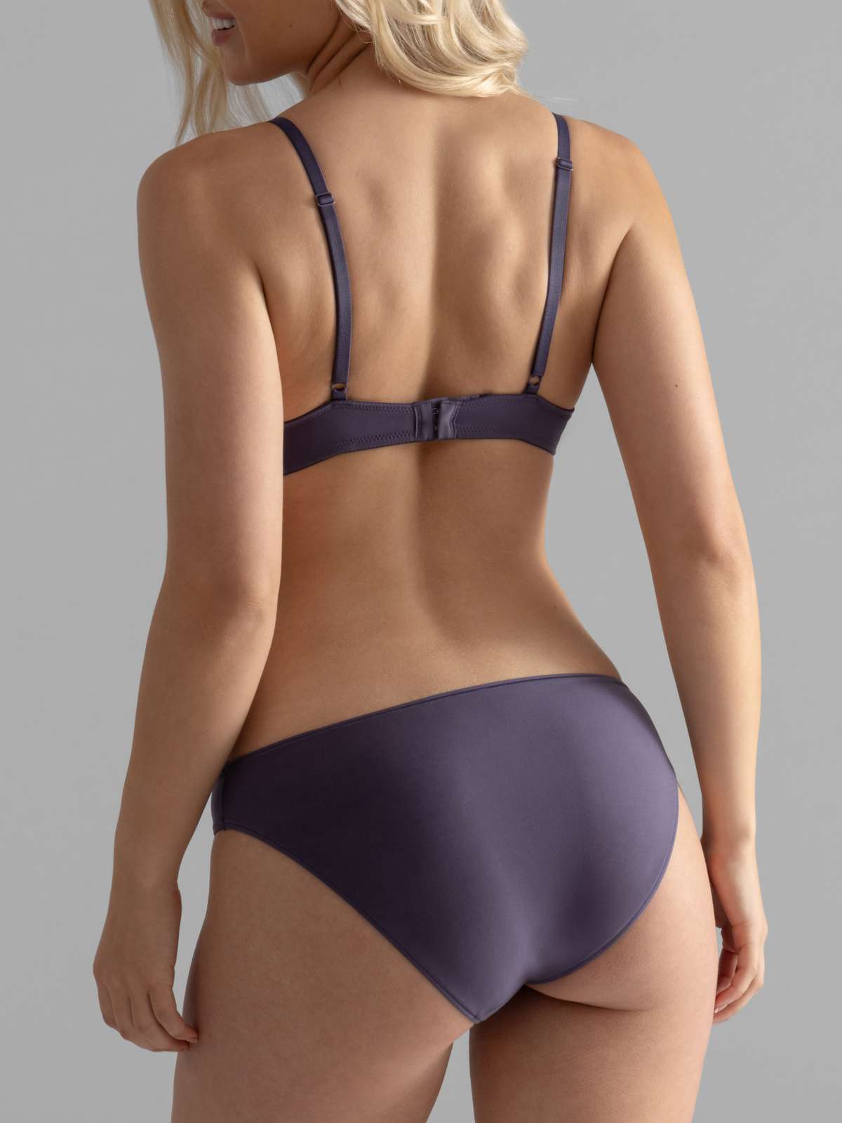 Noa Brief