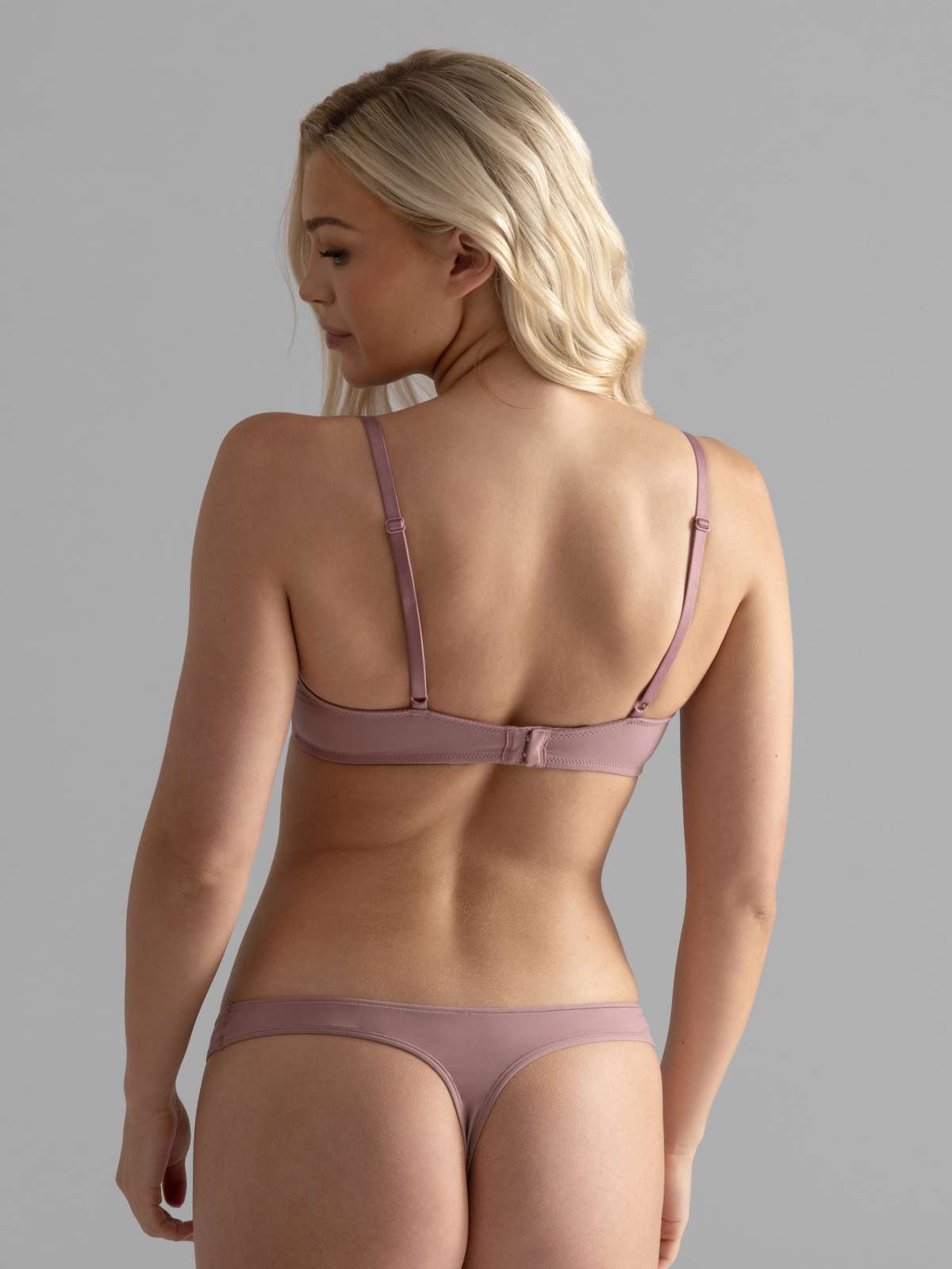 Noa Brief