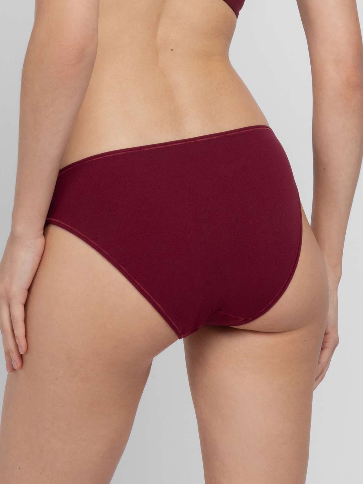 Noa Brief